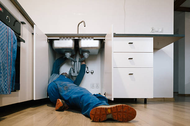 Professional Leak Detection technician working in Lincoln Park, MI